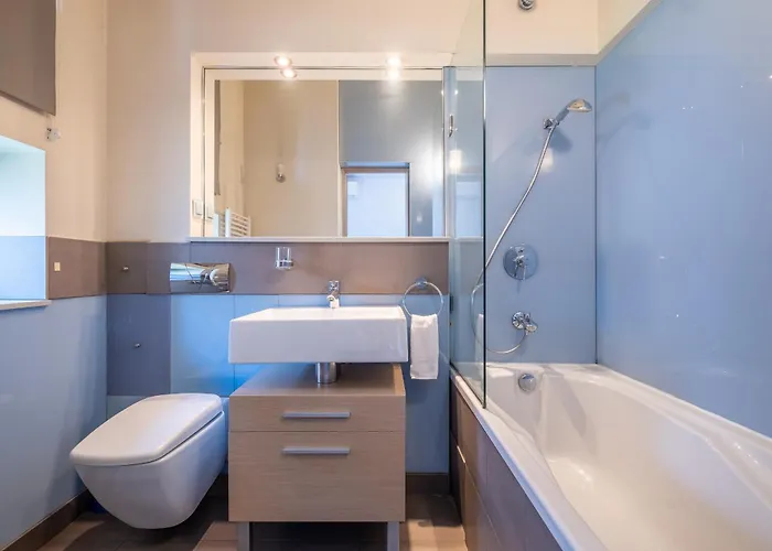 Spacious & Modern 2bd 2ba Flat - Prime Location By Fm Sofia