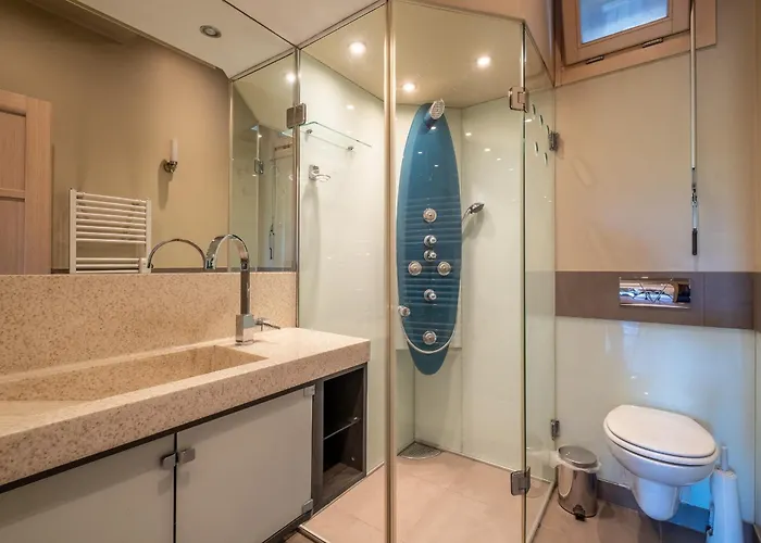 Spacious & Modern 2bd 2ba Flat - Prime Location By Fm * Sofia