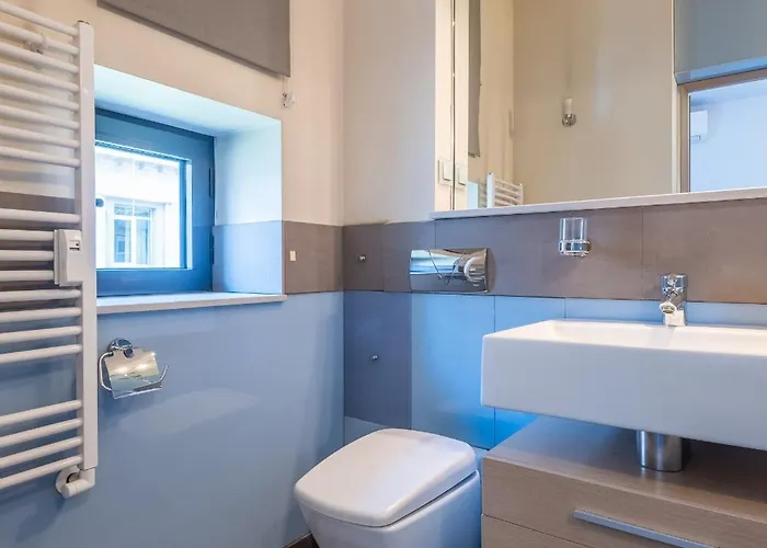 Spacious & Modern 2bd 2ba Flat - Prime Location By Fm Sofia