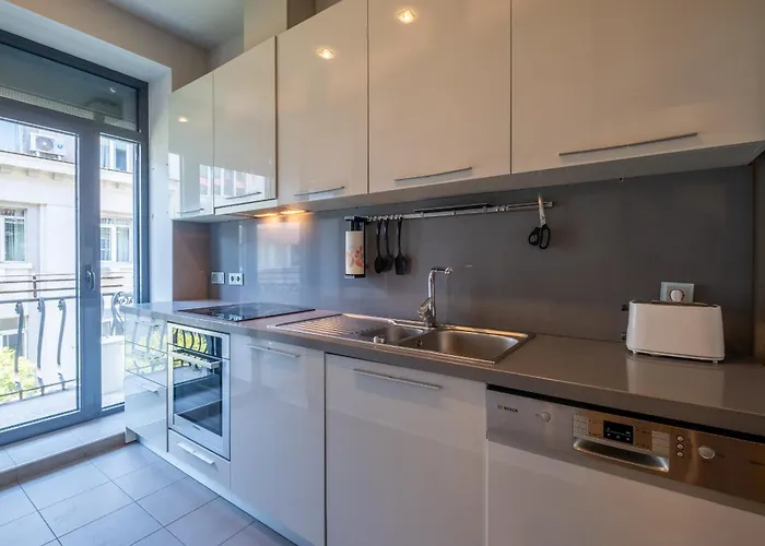 Lejlighed Spacious & Modern 2bd 2ba Flat - Prime Location By Fm Sofia