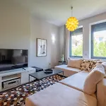 Spacious & Modern 2bd 2ba Flat - Prime Location By Fm Appartamento *