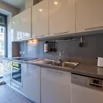 Appartamento Spacious & Modern 2bd 2ba Flat - Prime Location By Fm Sofia
