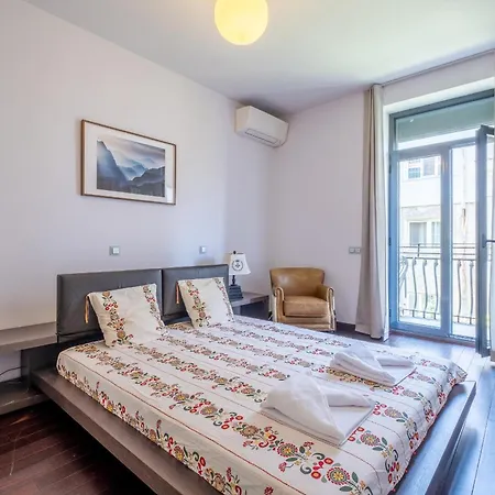 Appartement Modern Yet Rustic Style Centre 2br/2bth Sofia