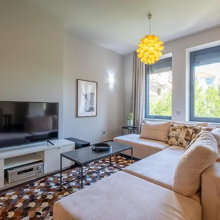 Modern Yet Rustic Style Centre 2br/2bth Appartement *
