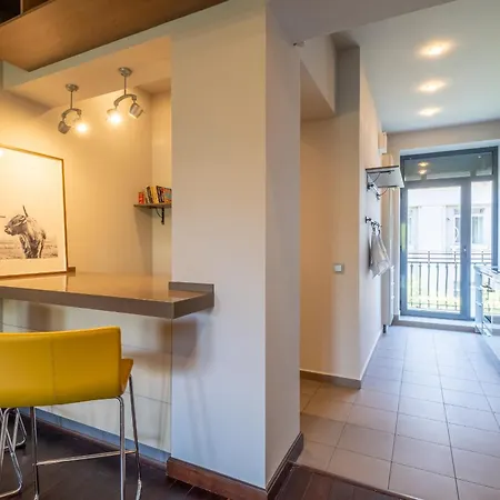 Modern Yet Rustic Style Centre 2br/2bth Daire Sofya