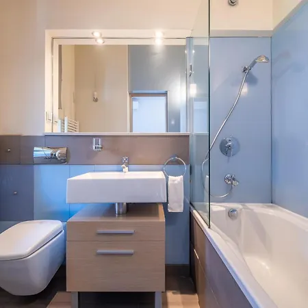 Modern Yet Rustic Style Centre 2br/2bth Sofia