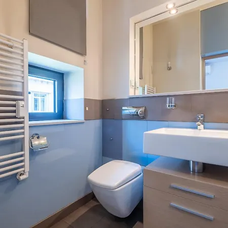 Modern Yet Rustic Style Centre 2br/2bth Sofia