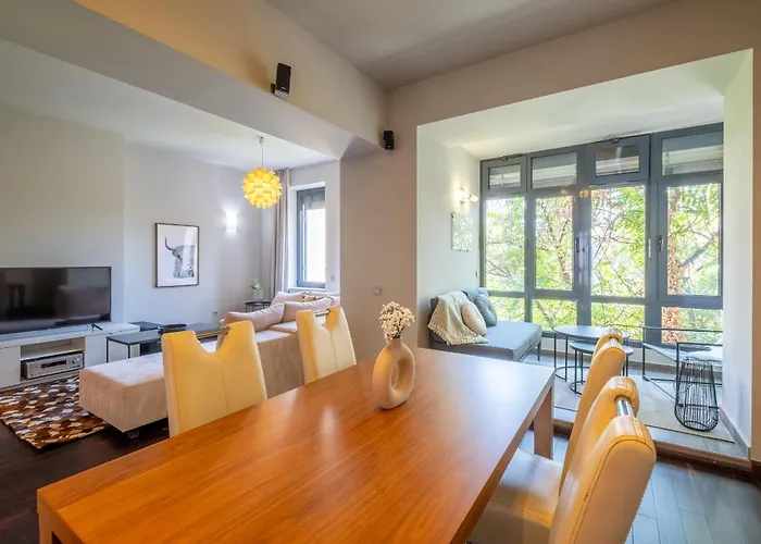 Apartment Spacious & Modern 2bd 2ba Flat - Prime Location By Fm