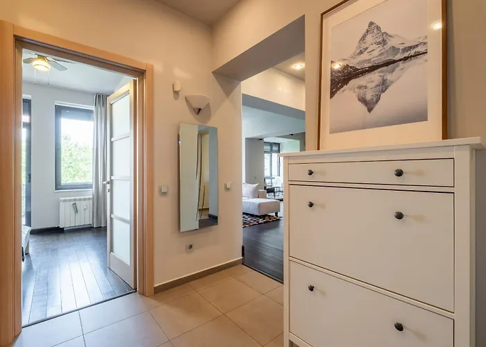 Apartment Spacious & Modern 2bd 2ba Flat - Prime Location By Fm *